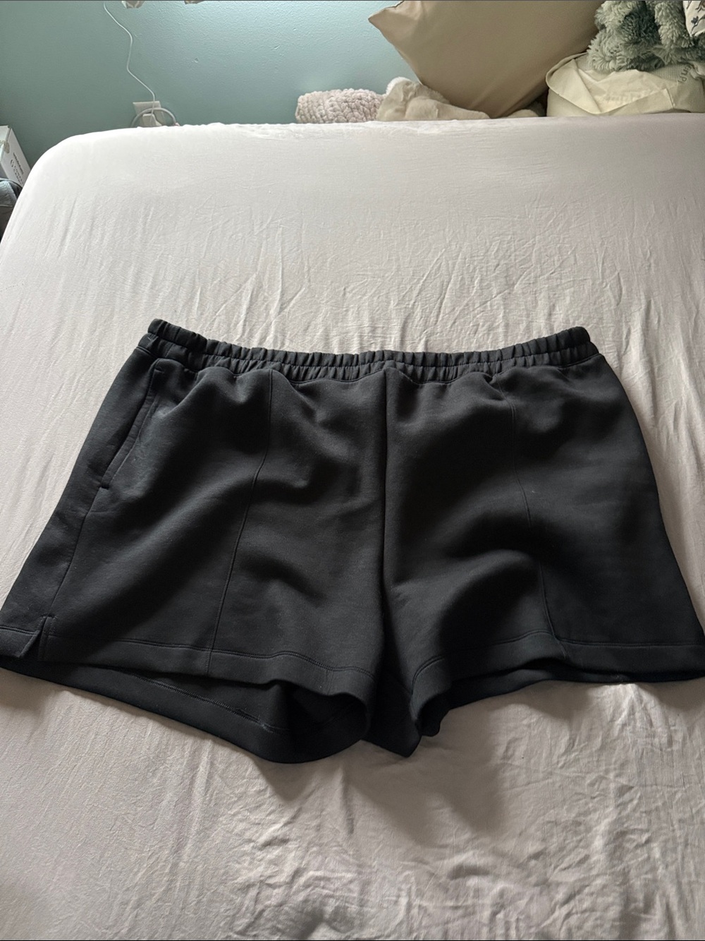 Old Navy Black Elastic-Waist Athletic Shorts